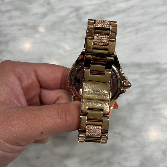 Michael kors swarovski Rose gold watch - Picture 4 of 6